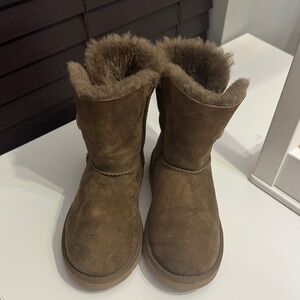 Ugg Olive Women's Boots